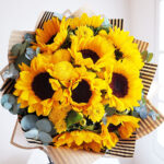 Hermoso Ramo de luminosos Girasoles - Image 2
