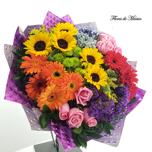 Ramo de flores con todos los colores de la primavera.