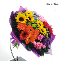 Ramo de flores con todos los colores de la primavera.