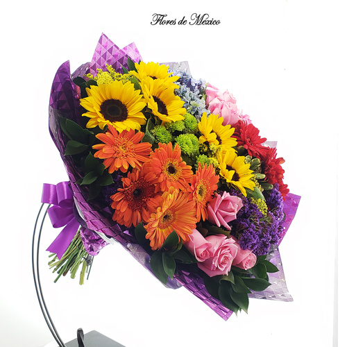 Ramo de flores con todos los colores de la primavera.