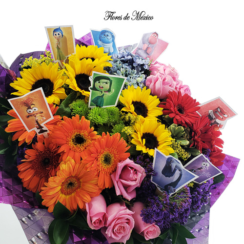 Ramo de flores con todos los colores de la primavera.