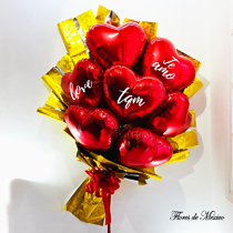 Ramo de Globos con Corazones Rojos